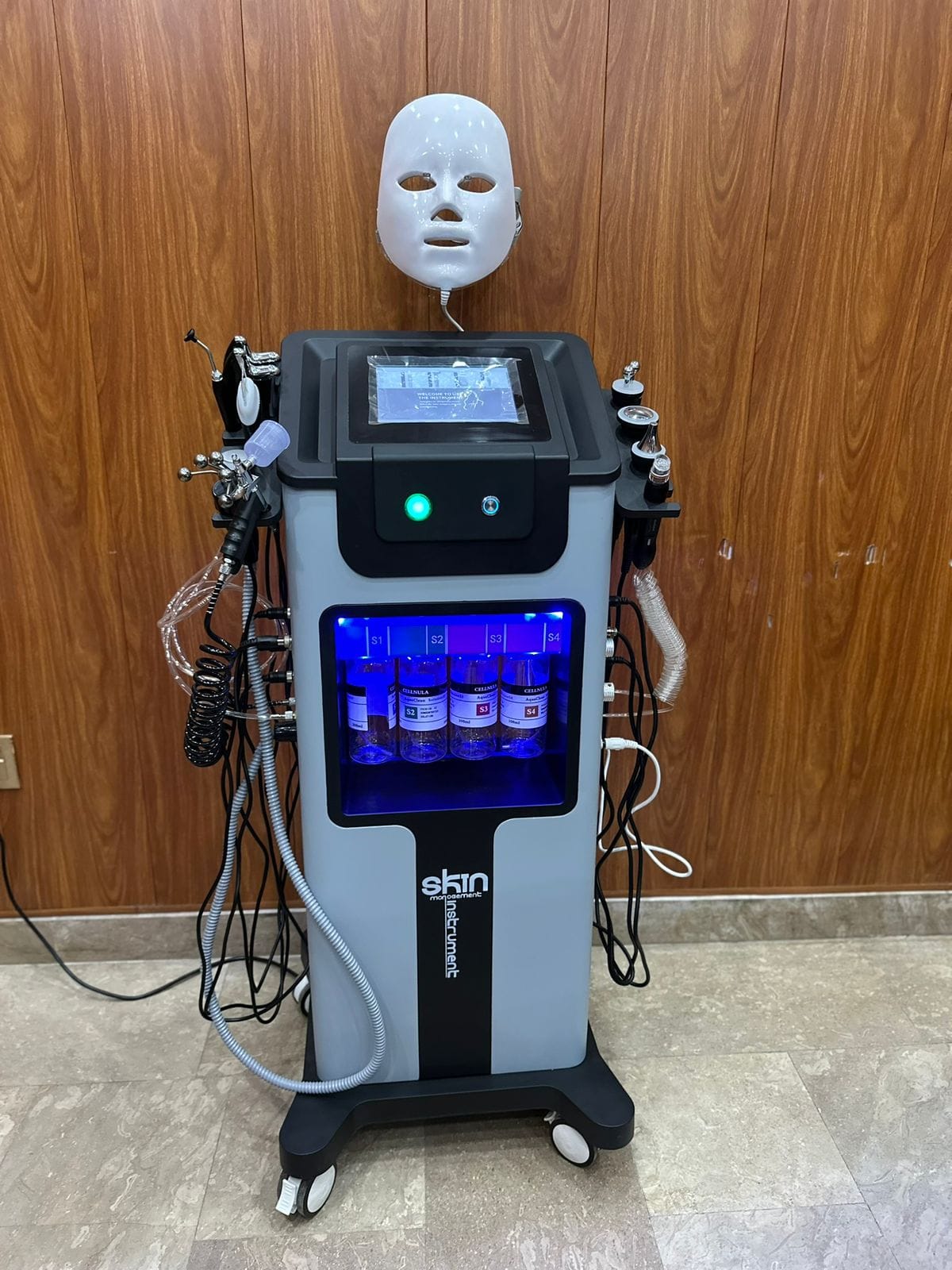 Hydra Facial 12 in 1
