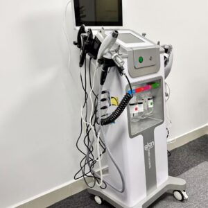 12 in 1 HydraFacial with Skin Analysis